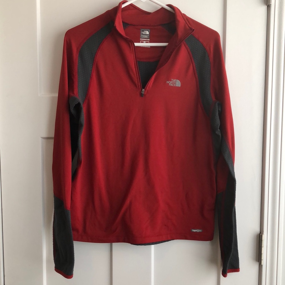 North Face. Size Small. Quarter Zip Pullover.